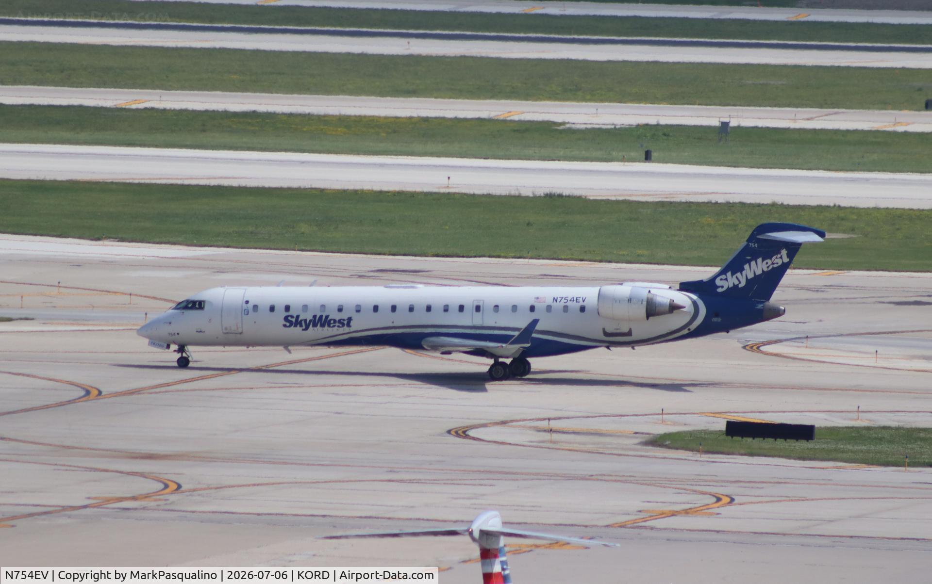 N754EV, 2004 Bombardier CRJ-701 (CL-600-2C10) Regional Jet, c/n 10173, CL-600-2C10