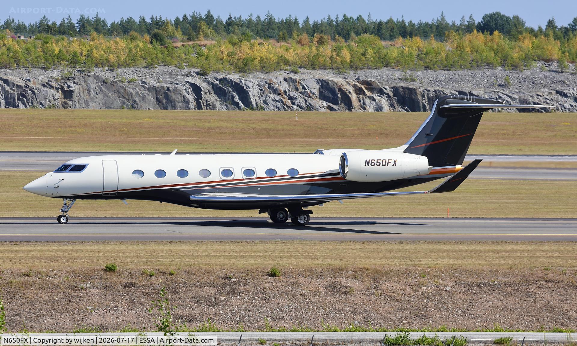 N650FX, 2017 Gulfstream Aerospace G-VI (G650), c/n 6268, Twy W