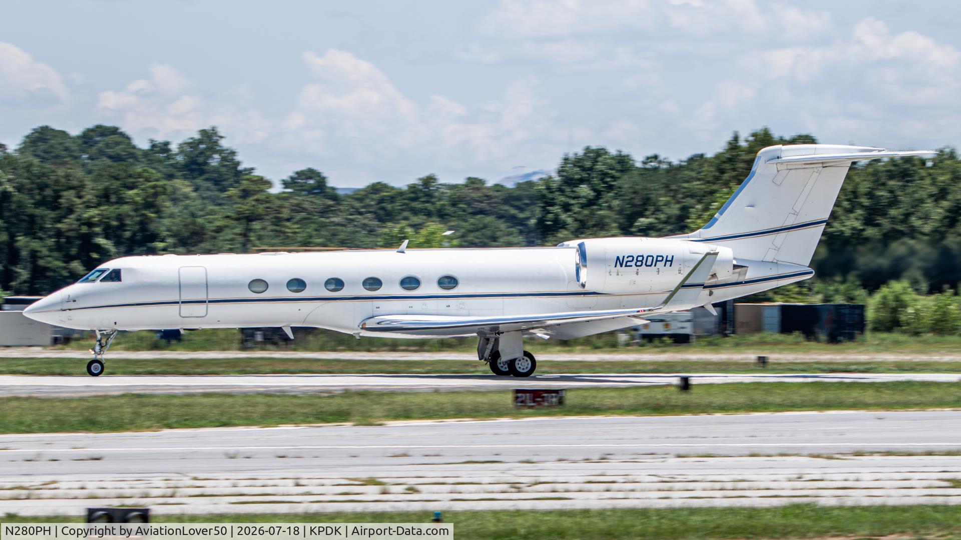 Aircraft N280PH, 1999 Gulfstream G-V, c/n 581, Global Air Charters G-V, at KPDK, photo by AviationLover50
