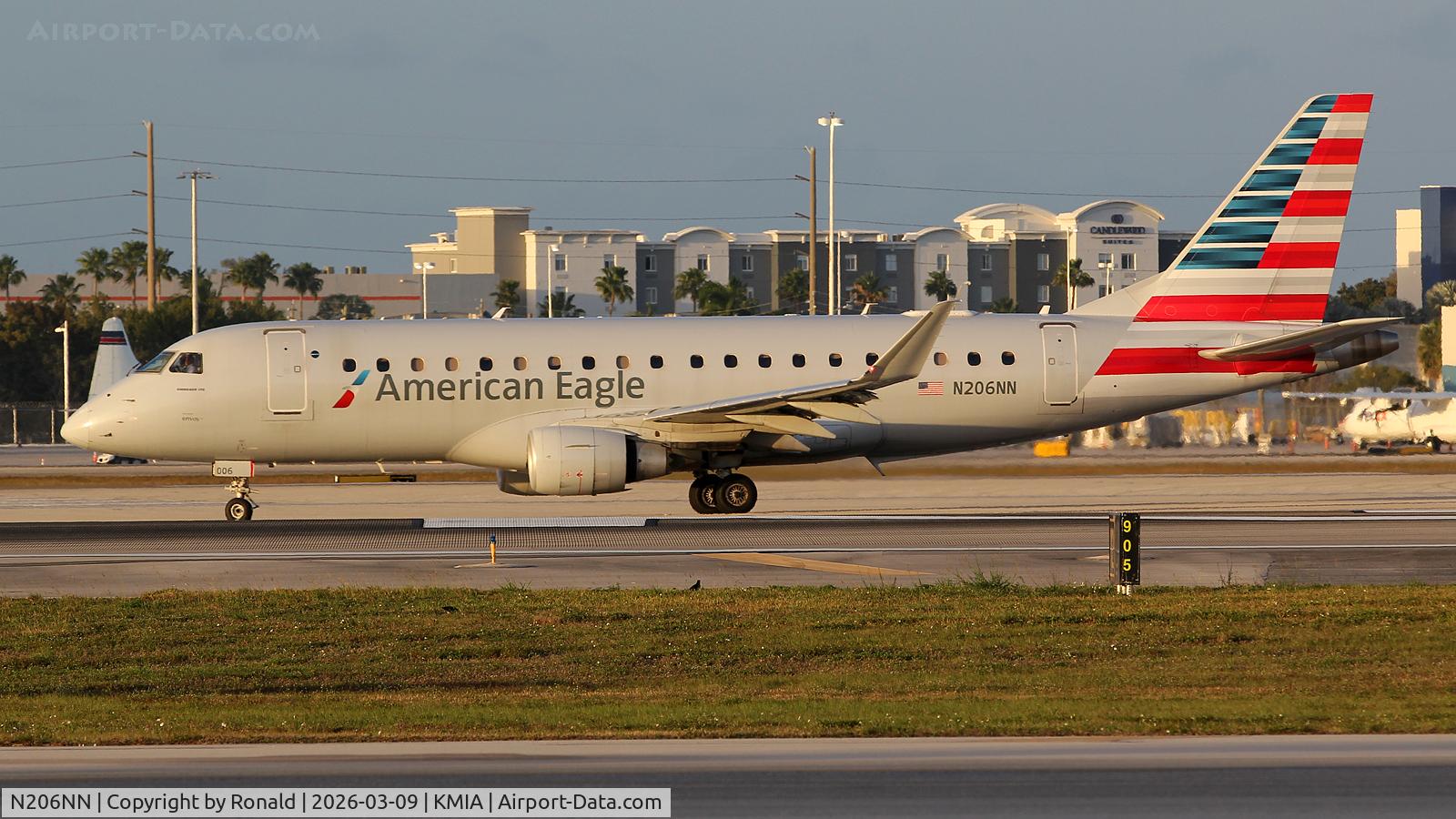 N206NN, 2015 Embraer 175LR (ERJ-170-200LR), c/n 17000489, at mia
