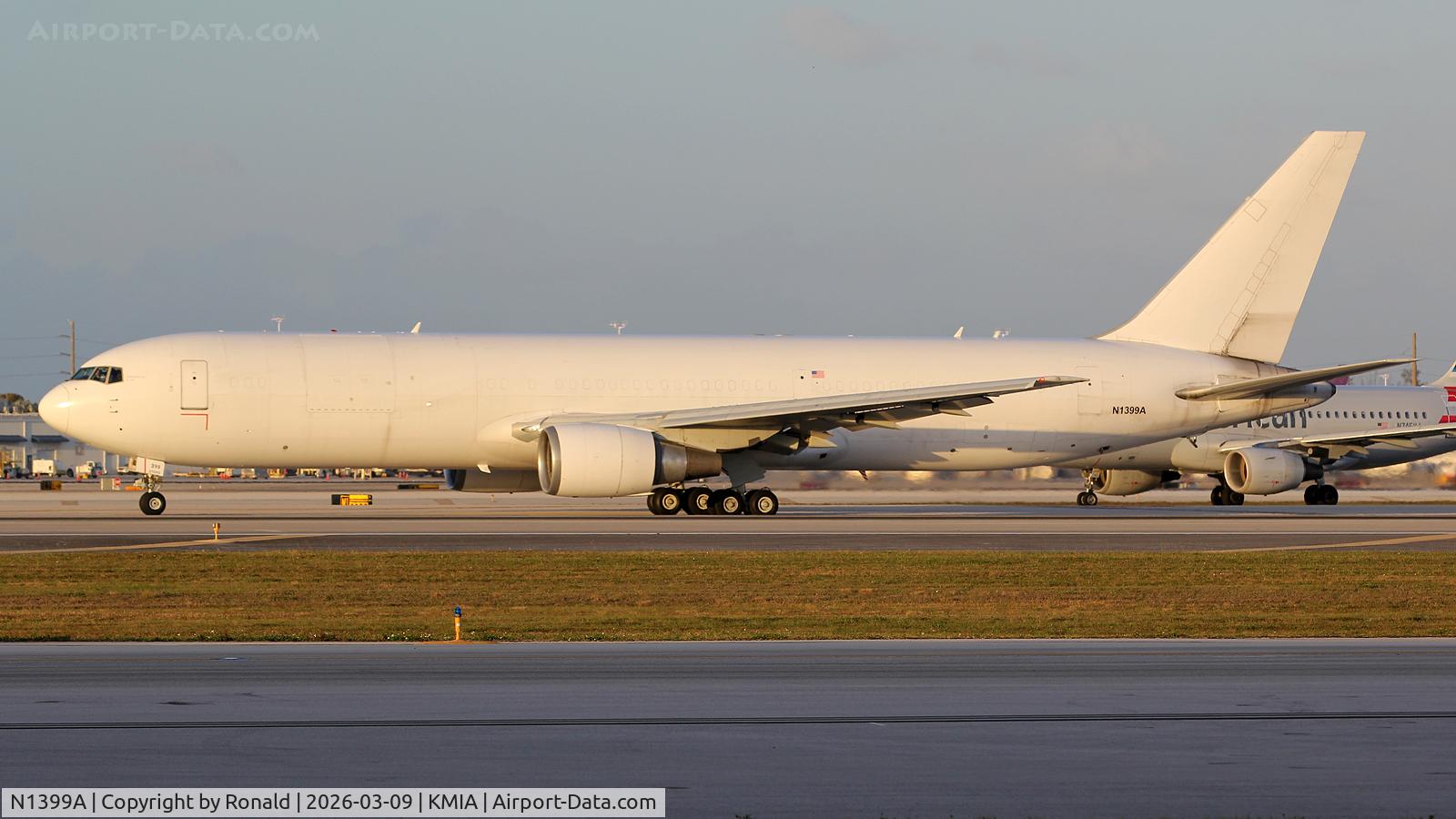 N1399A, 1996 Boeing 767-306/ER, c/n 27959 l/n 609, at mia