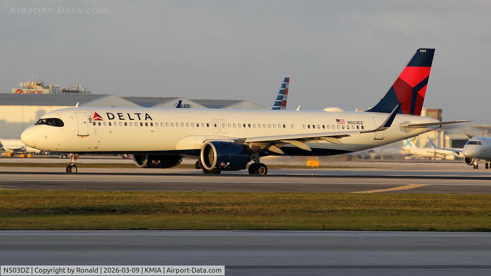 N503DZ, 2022 Airbus A321-271NX, c/n 10974, at mia
