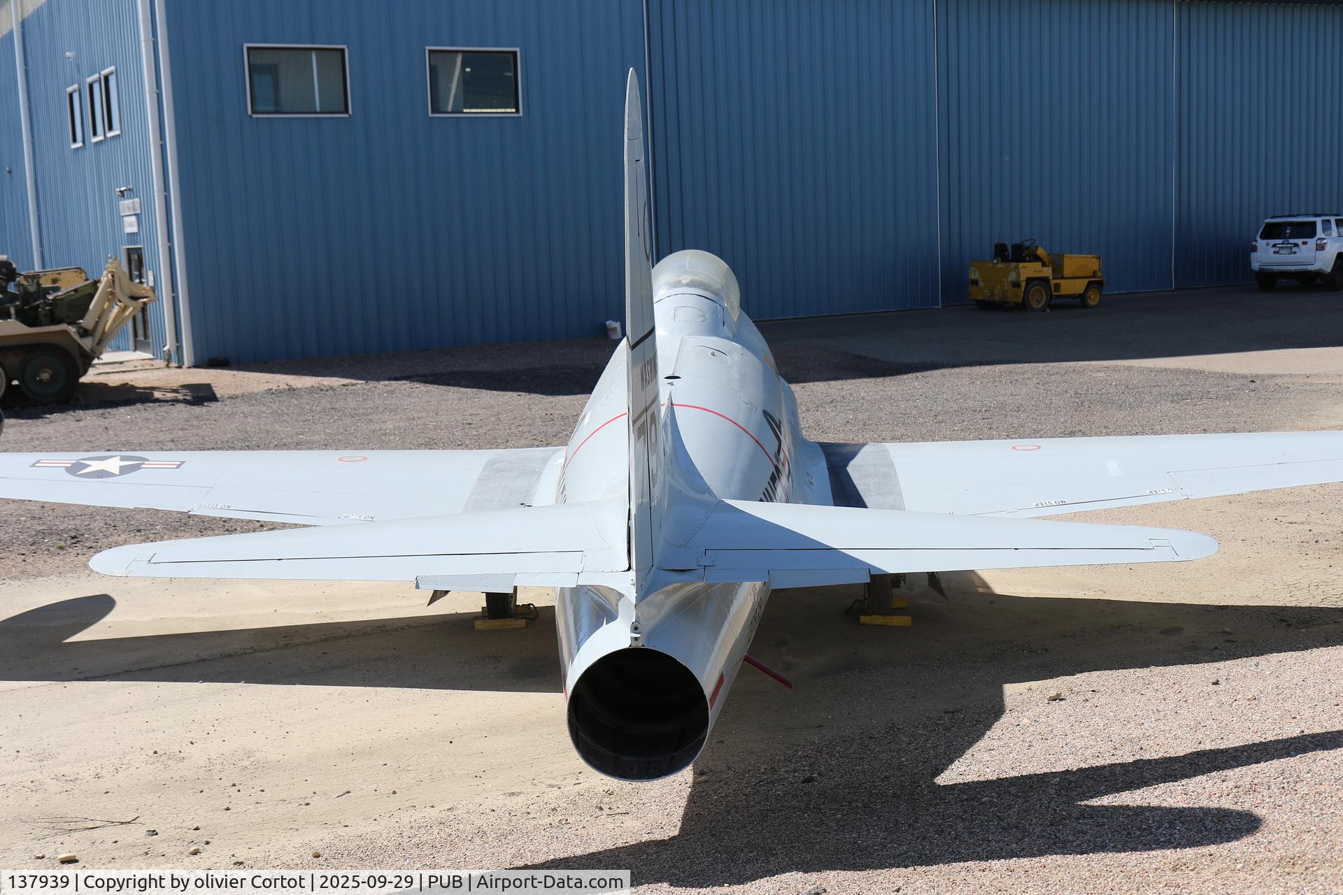 137939, Lockheed T-33B Shooting Star, c/n 137939, outdoor display