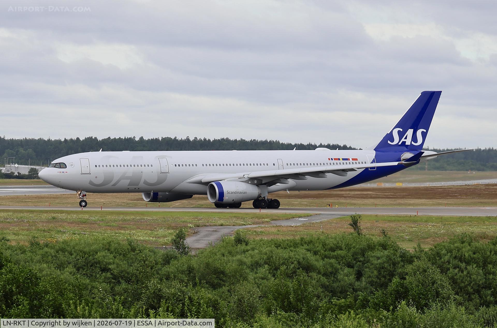 LN-RKT, 2016 Airbus A330-343E, c/n 1697, Rwy 01L