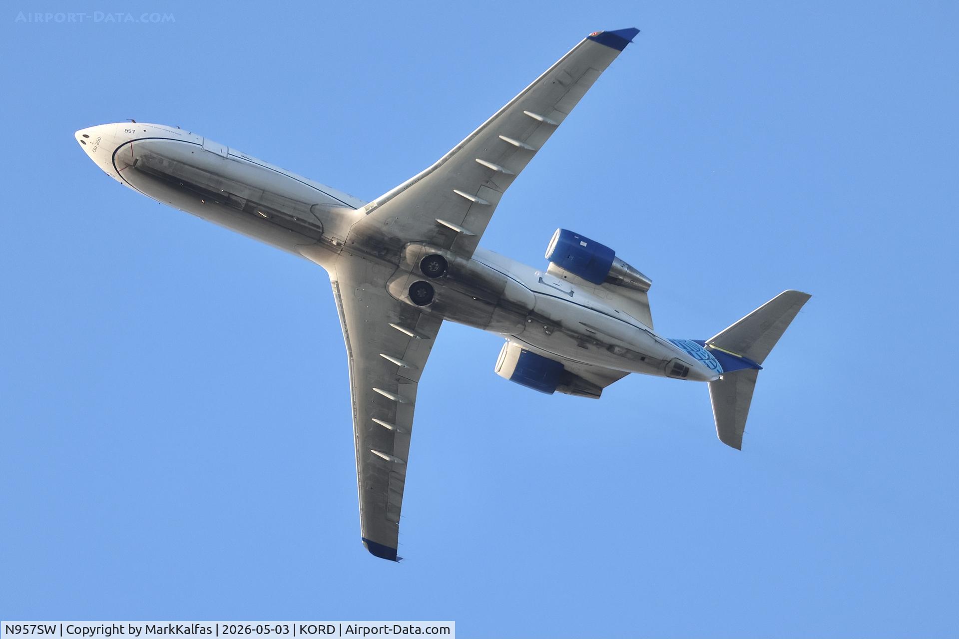 N957SW, 2003 Bombardier CRJ-200LR (CL-600-2B19), c/n 7829, CRJ2 SkyWest;.United Express CL-600-2B19, N957SW departing 28R KORD