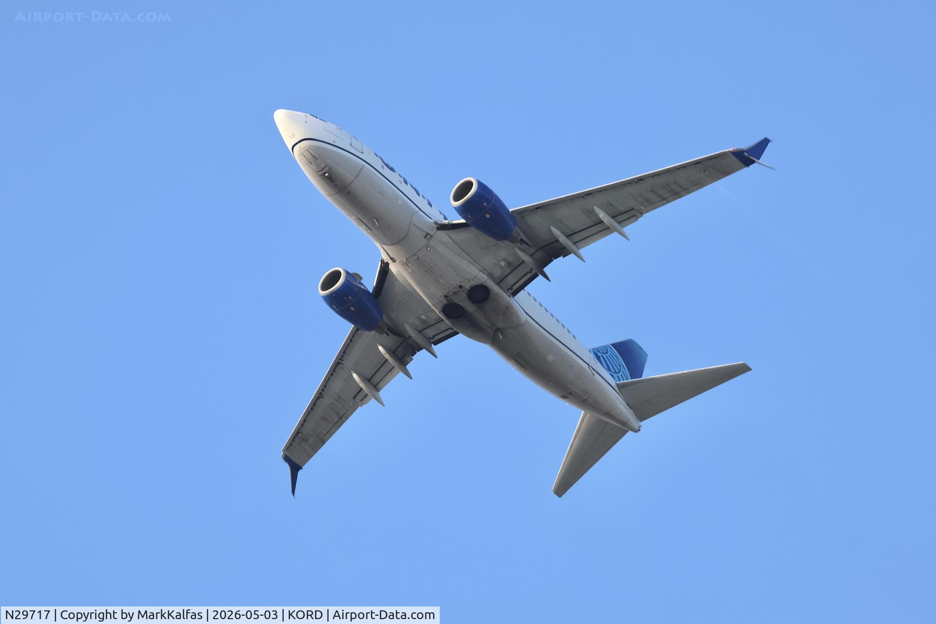 N29717, 1999 Boeing 737-724, c/n 28936, B737 United Boeing 737-724,  N29717 departing 28R KORD