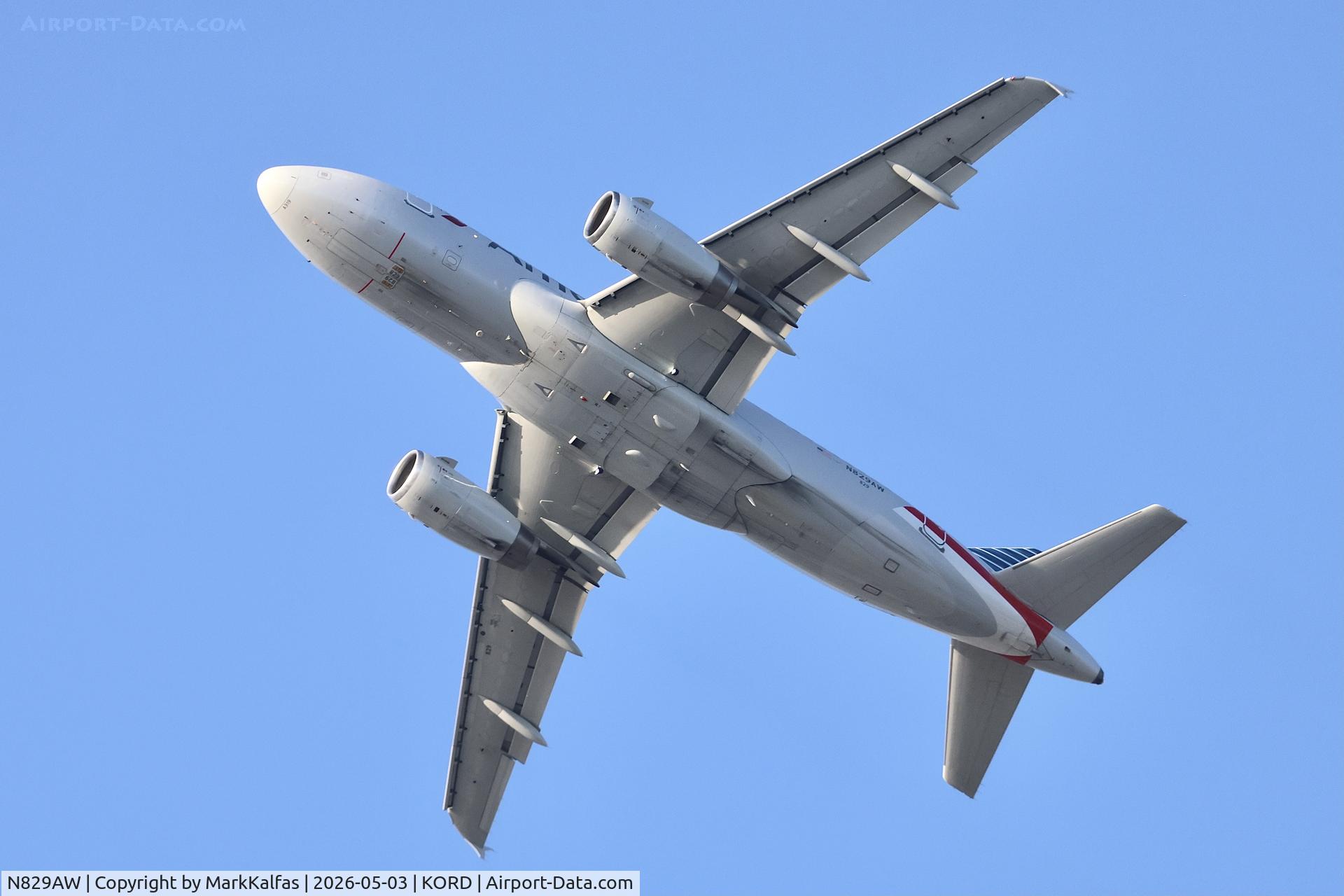 N829AW, 2001 Airbus A319-132, c/n 1563, A319 American Airbus A319-132 N829AW departing 28R KORD