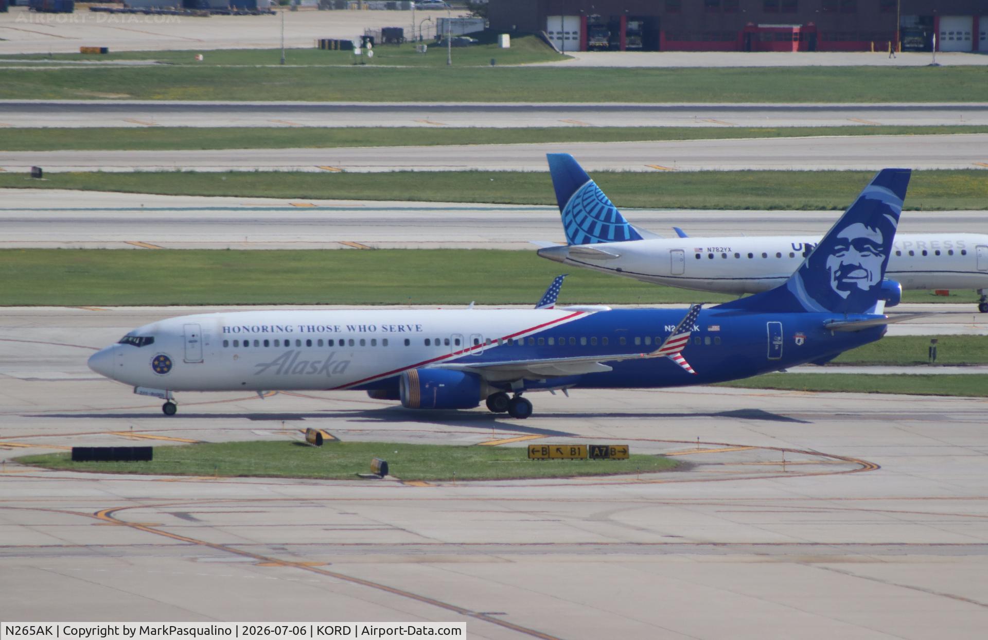 Aircraft N265AK, 2016 Boeing 737-990/ER, c/n 62682 l/n 6113, Boeing 737-990/ER, at KORD, photo by MarkPasqualino