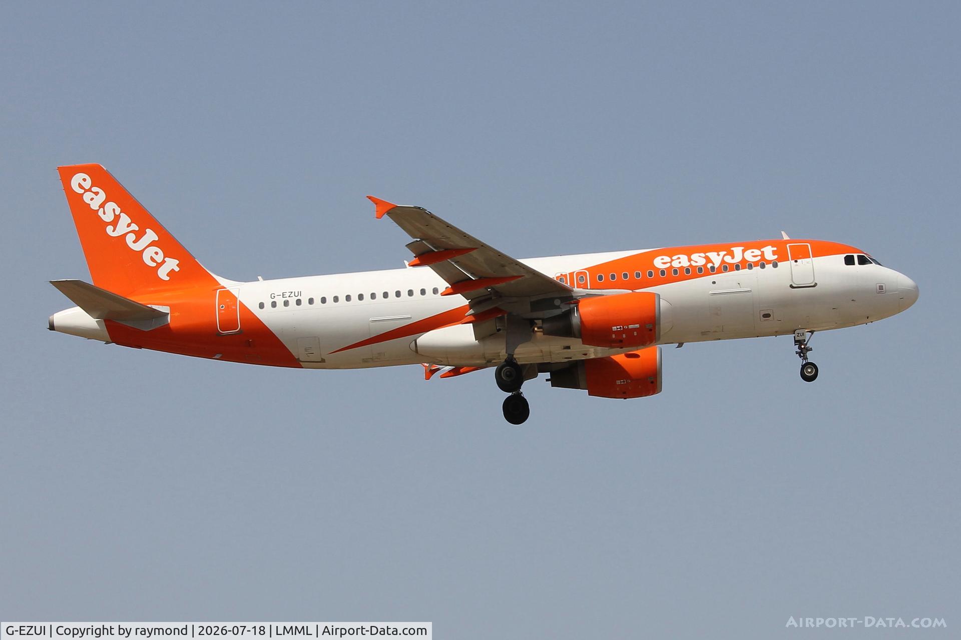 Aircraft G-EZUI, 2011 Airbus A320-214, c/n 4721, Airbus A320-214 reg G-EZUI of Easyjet approaching RW31 landing in Malta., at LMML, photo by raymond