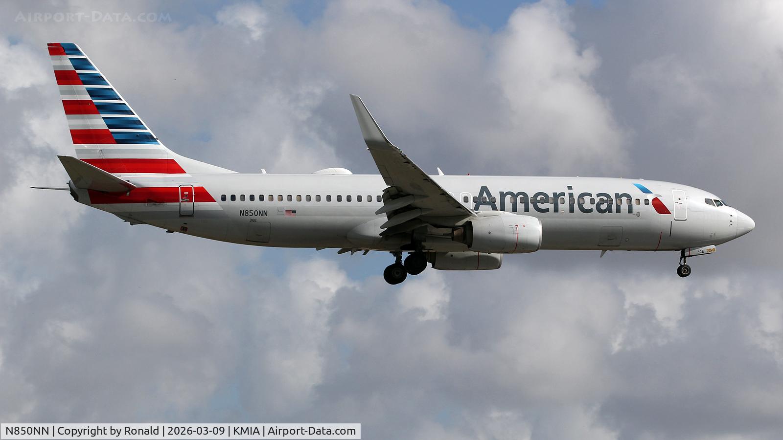 N850NN, 2010 Boeing 737-823, c/n 40580, at mia