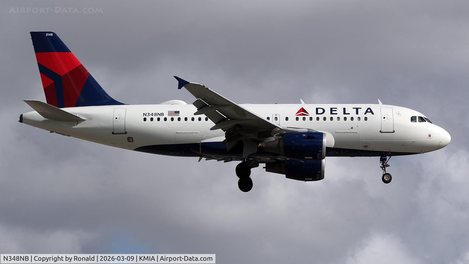 N348NB, 2002 Airbus A319-114, c/n 1810, at mia