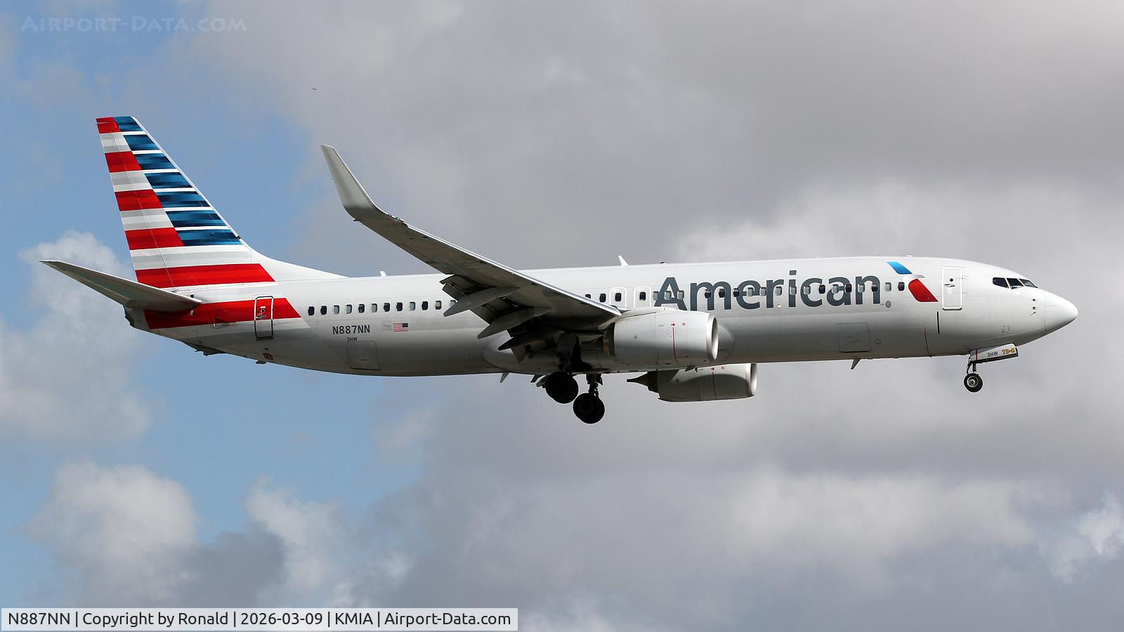 N887NN, 2012 Boeing 737-823, c/n 31141, at mia