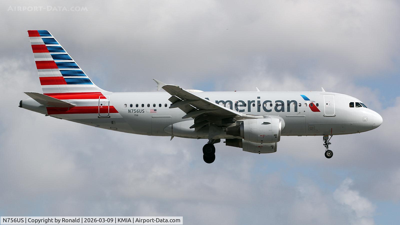 N756US, 2000 Airbus A319-112, c/n 1340, at mia