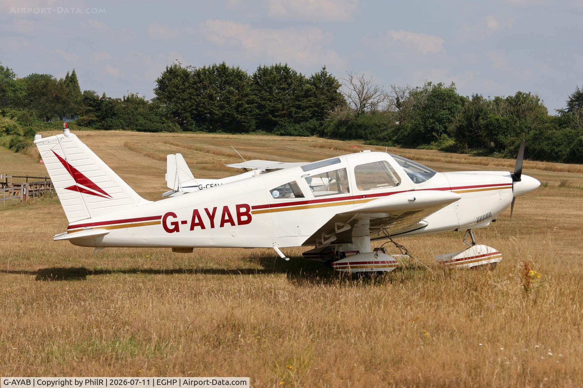 G-AYAB, 1970 Piper PA-28-180 Cherokee, c/n 28-5804, G-AYAB 1970 Piper PA-28-180 Cherokee Popham Fly In 16.07.26.jpg
