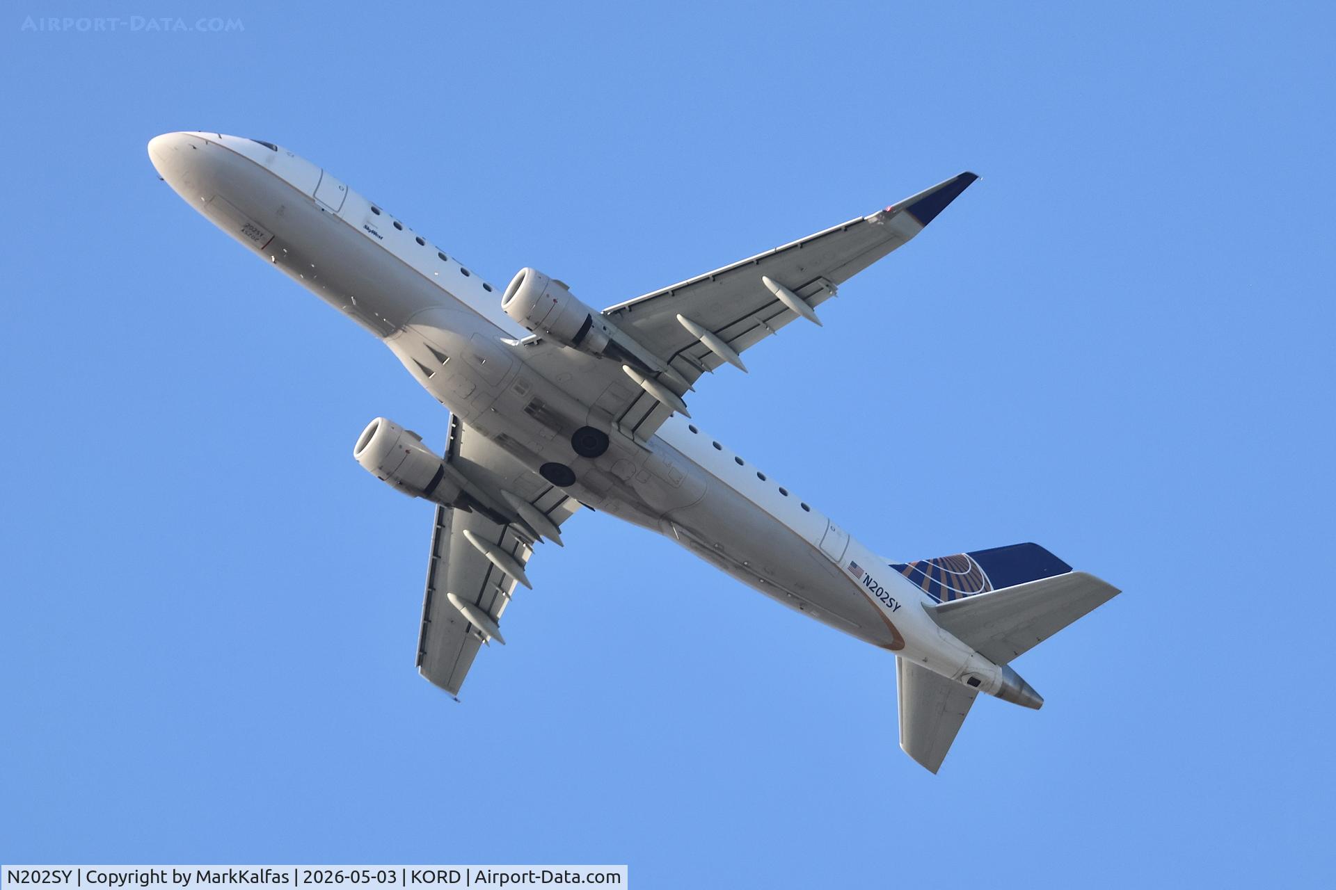 N202SY, 2016 Embraer 175LR (ERJ-170-200LR), c/n 17000624, E75L SkyWest/United Express Embraer 175 N202SY departing 28R KORD