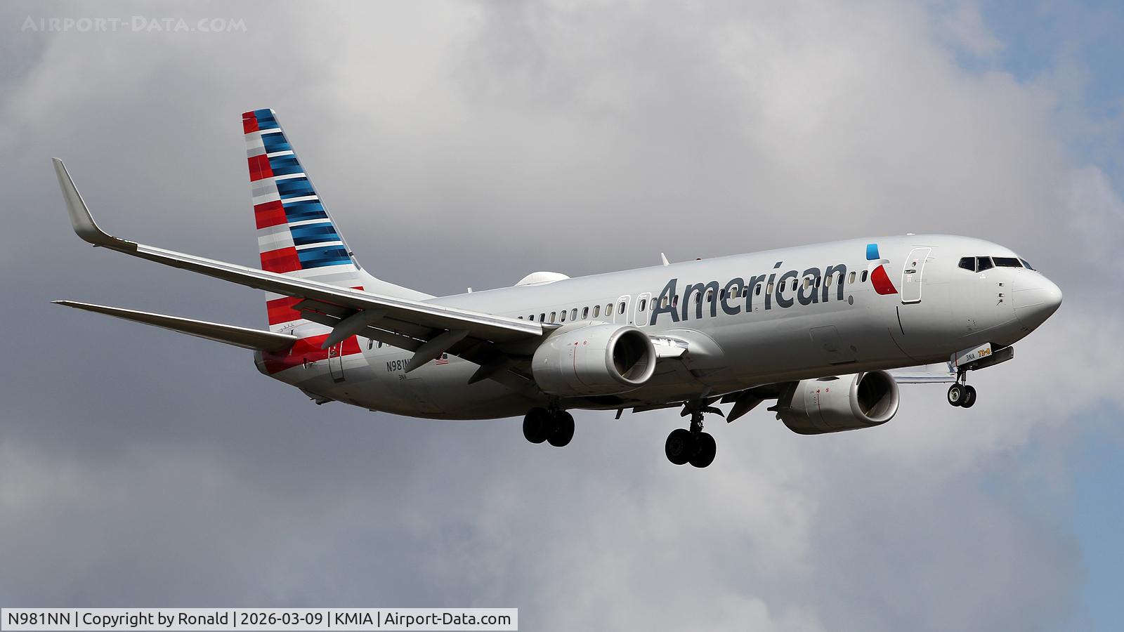 N981NN, 2015 Boeing 737-823, c/n 31230, at mia