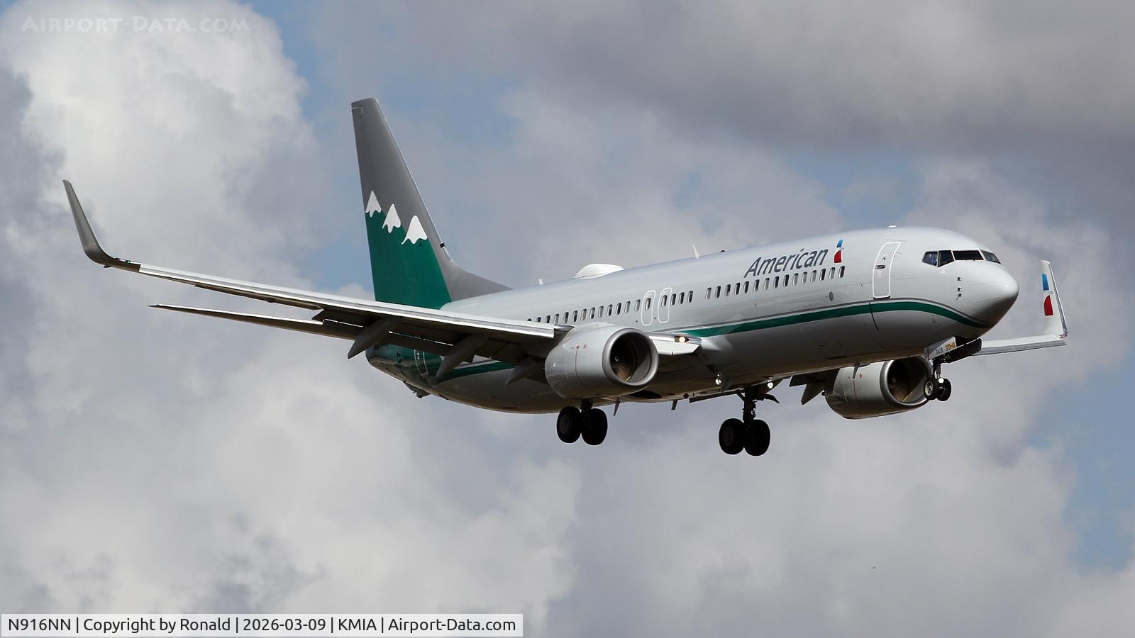 N916NN, 2012 Boeing 737-823, c/n 31163 l/n 4333, at mia