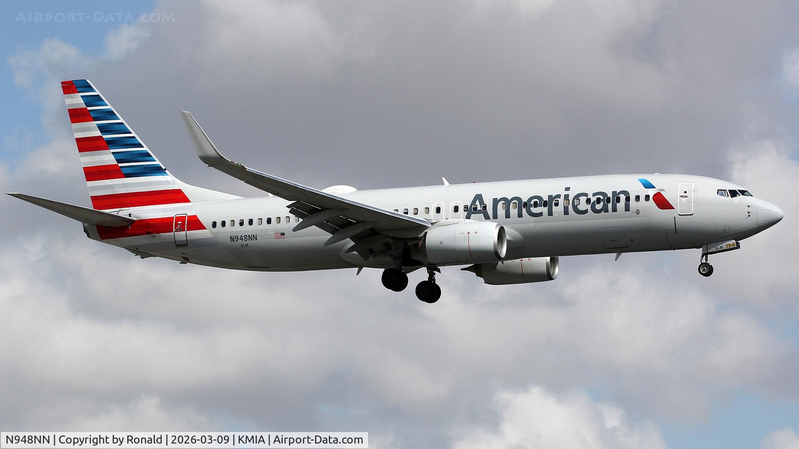 N948NN, 2014 Boeing 737-823, c/n 31189 l/n 4835, at mia