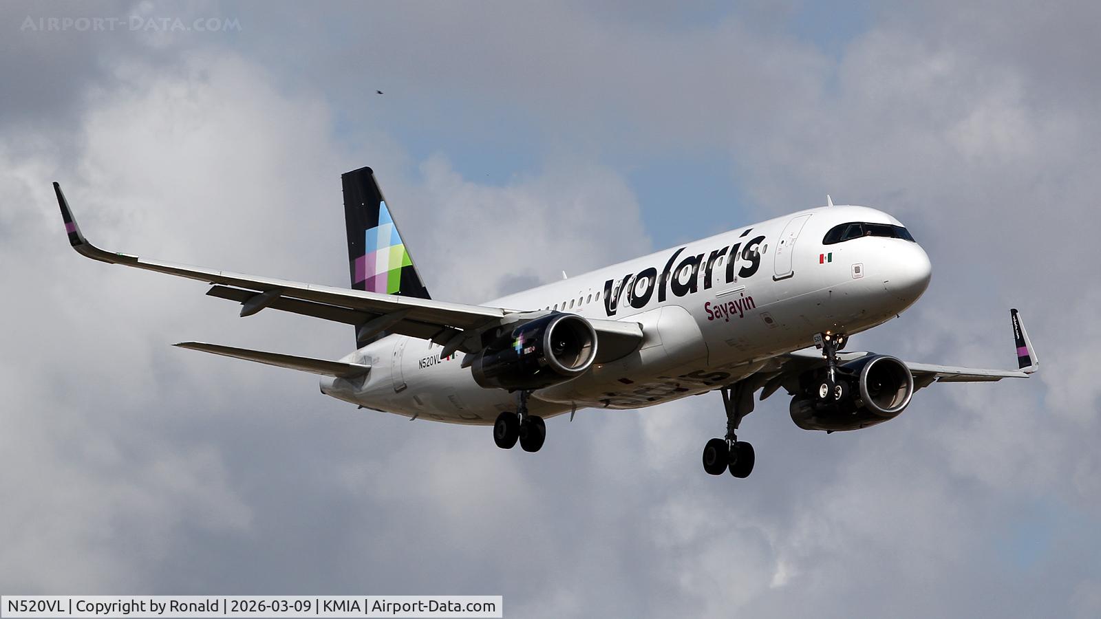 N520VL, 2013 Airbus A320-233, c/n 5595, at mia
