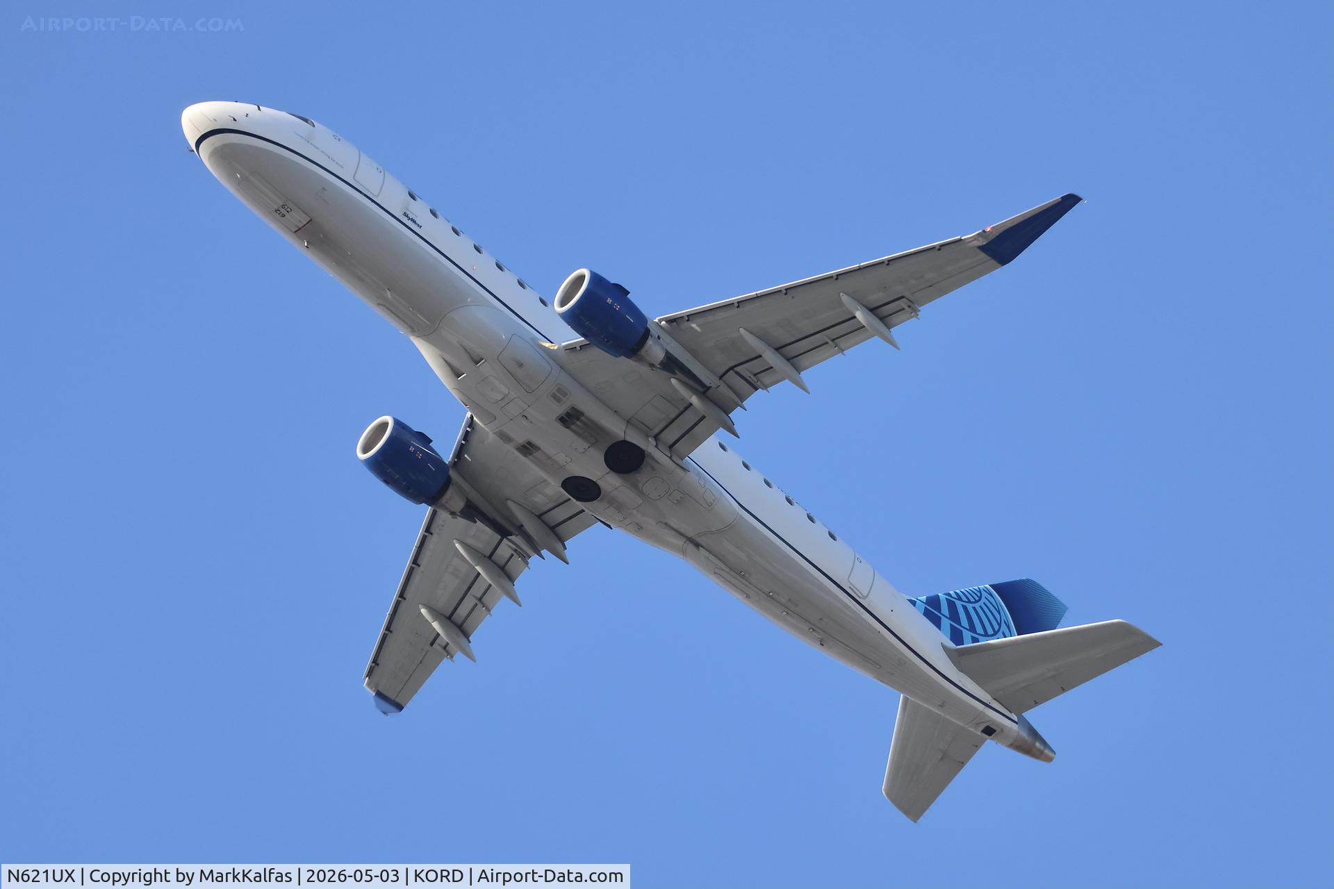 N621UX, 2019 Embraer 175LR (ERJ-170-200LR), c/n 17000825, E75L SkyWest / United Express Embraer 175LR N621UX departing 28R KORD