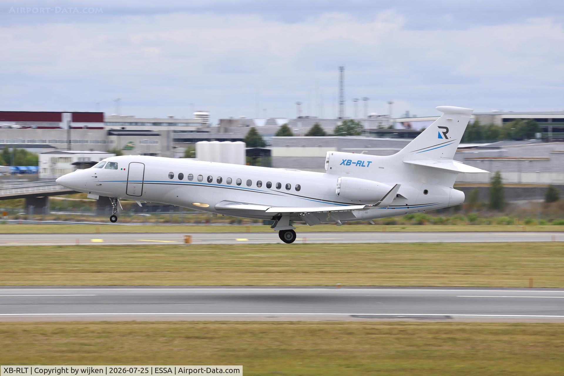XB-RLT, 2009 Dassault Falcon 7X, c/n 56, Rwy 19L