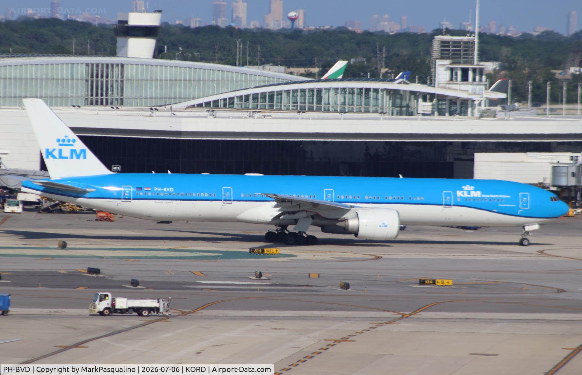 Aircraft PH-BVD, 2009 Boeing 777-306/ER, c/n 35979 l/n 807, Boeing 777-306/ER, at KORD, photo by MarkPasqualino