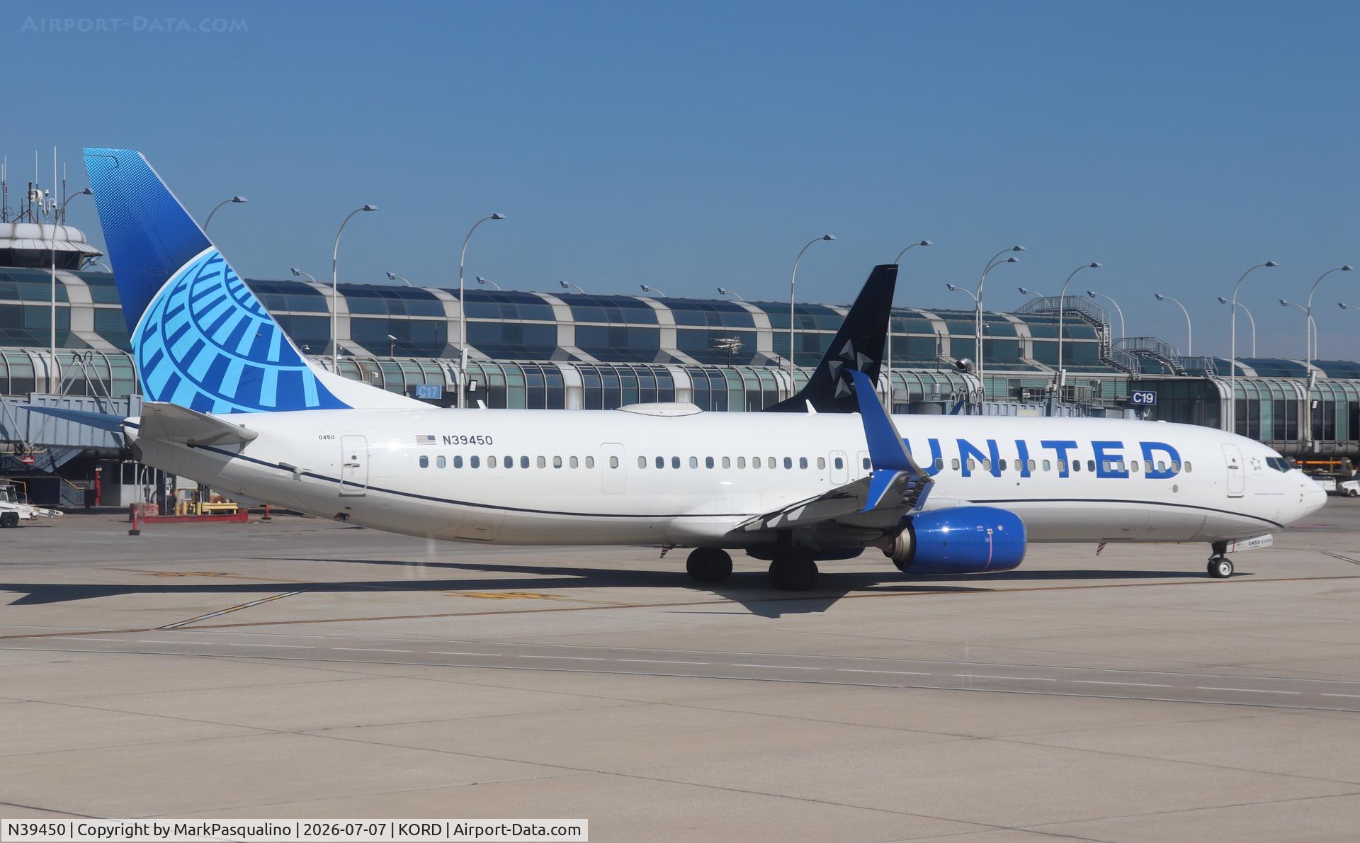 Aircraft N39450, 2012 Boeing 737-924/ER, c/n 40004, Boeing 737-924/ER, at KORD, photo by MarkPasqualino