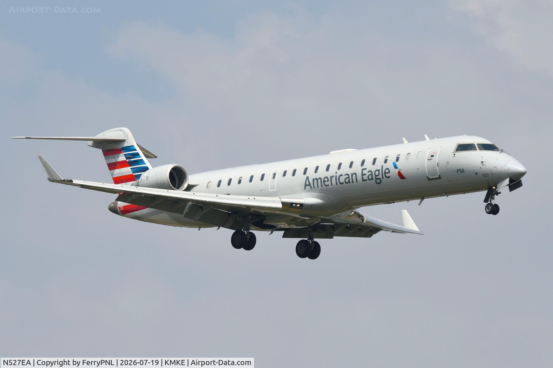 N527EA, Bombardier CRJ-702 (CL-600-2C10) Regional Jet, c/n 10305, CL700 of American Eagle