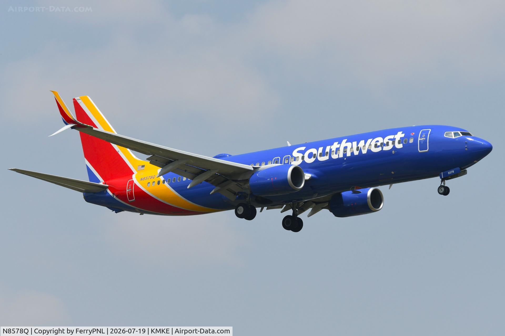 Aircraft N8578Q, 2018 Boeing 737-8H4, c/n 64349 l/n 7014, Arrival of Southwest B738, at KMKE, photo by FerryPNL