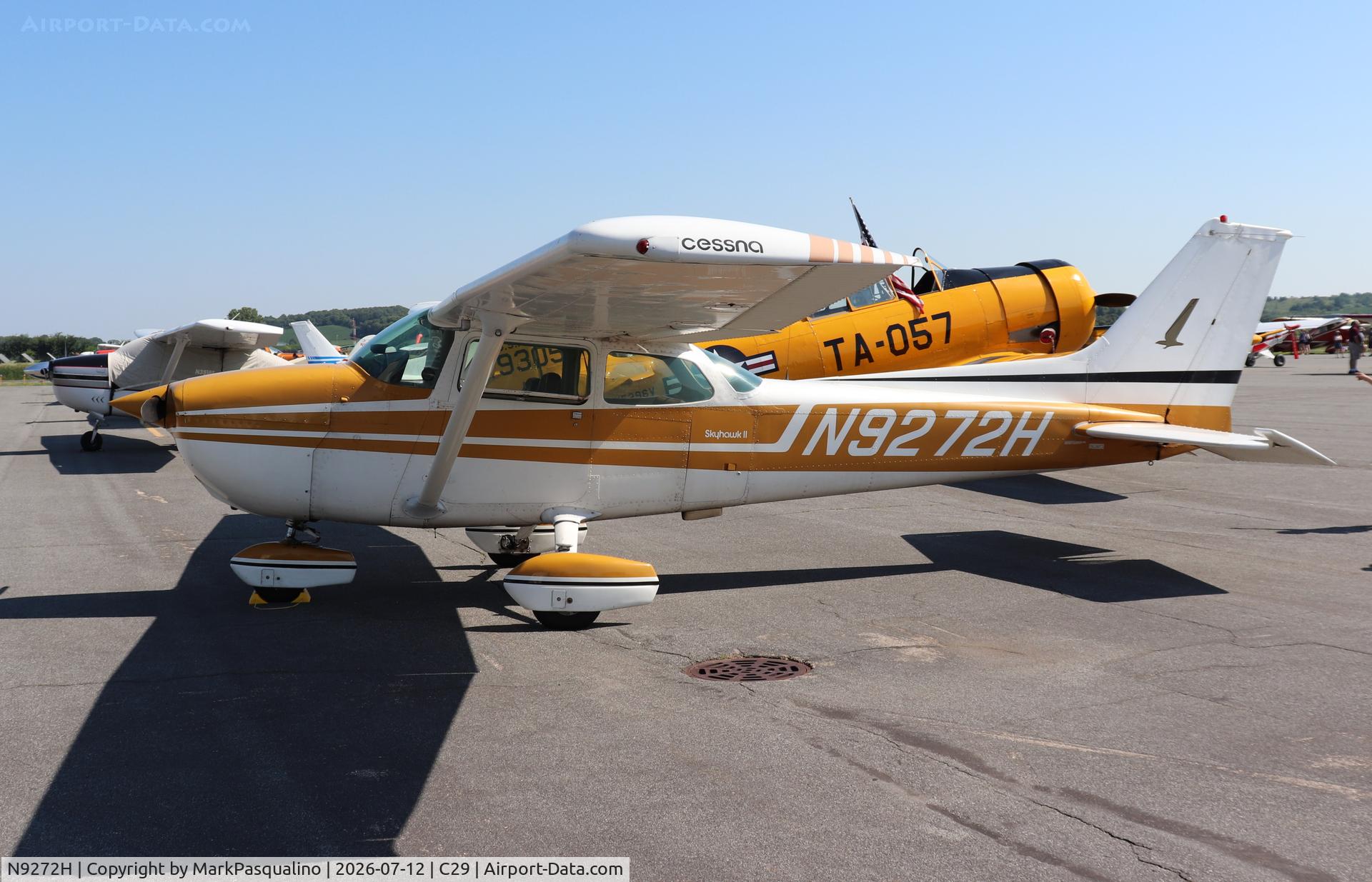 Aircraft N9272H, 1975 Cessna 172M, c/n 17266060, Cessna 172M, at C29, photo by MarkPasqualino