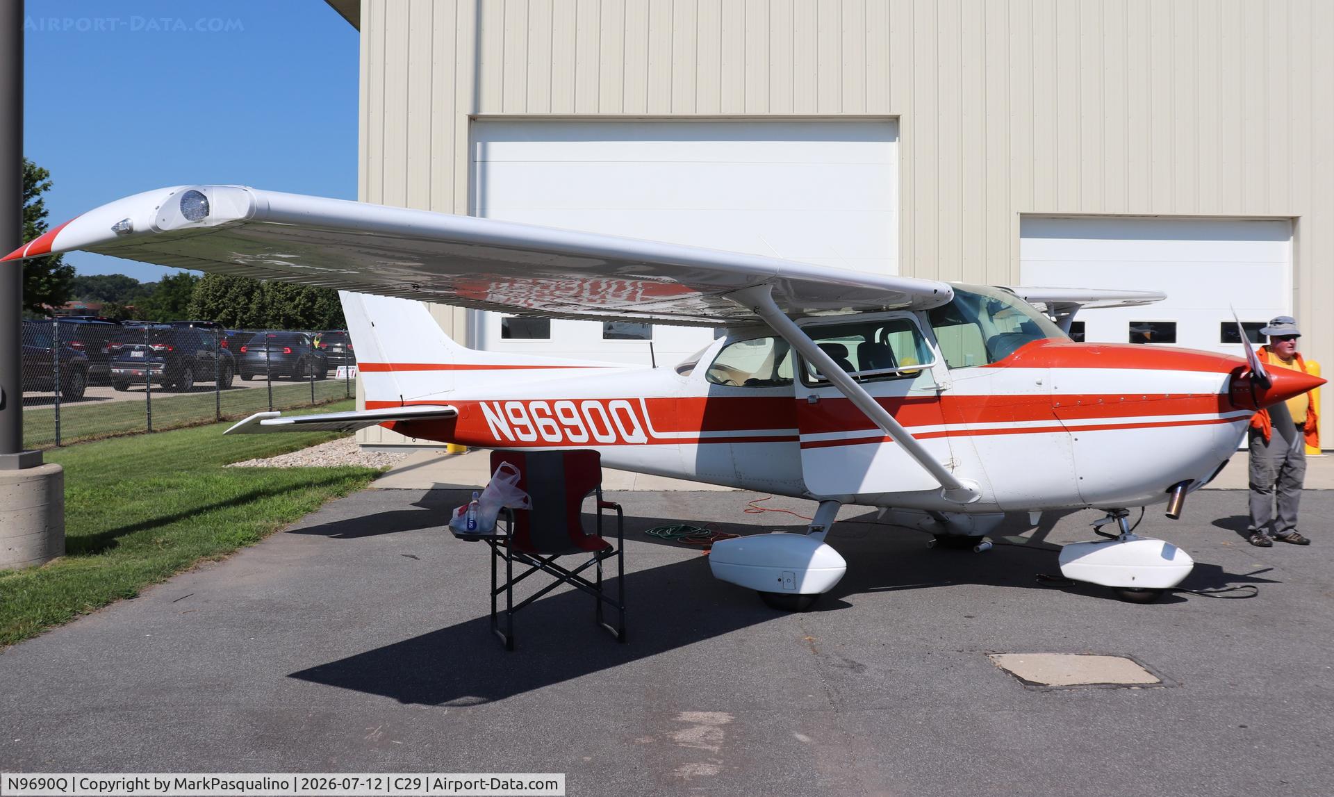 Aircraft N9690Q, 1975 Cessna 172M, c/n 17265774, Cessna 172M, at C29, photo by MarkPasqualino