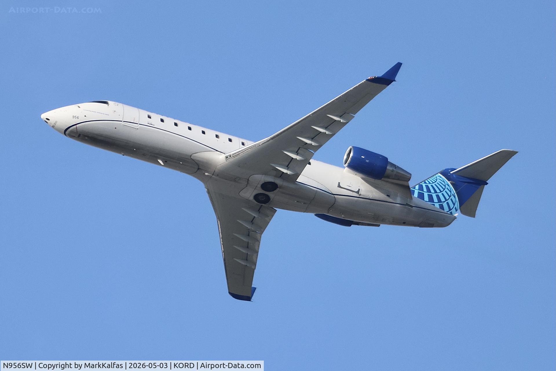 N956SW, 2003 Canadair CL-600-2B19 Regional Jet CRJ-200LR, c/n 7825, CRJ2 SkyWest/United Express Bombardier CL-600-2B19 N956SW dearting 28R KORD