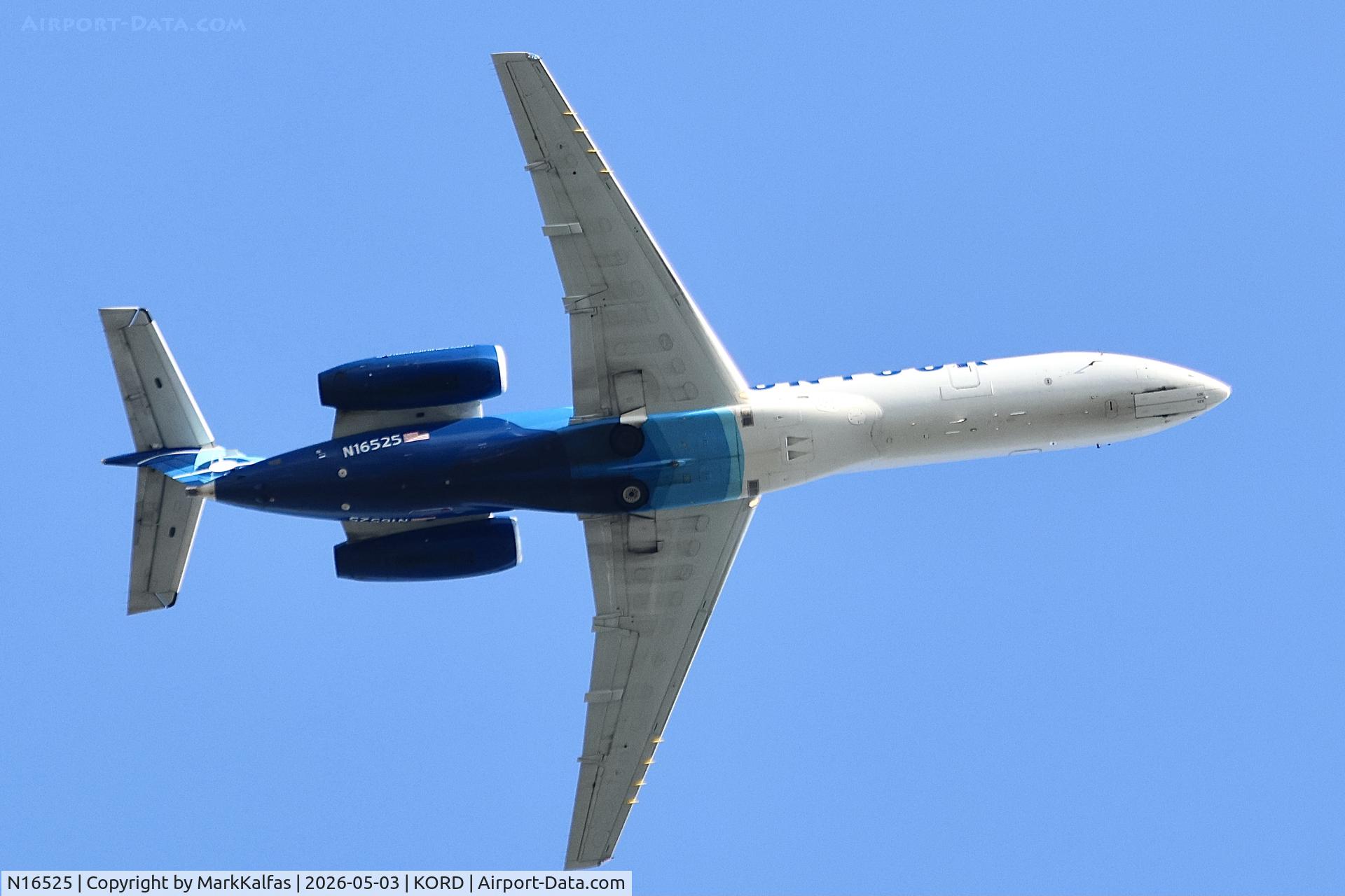 N16525, 2001 Embraer ERJ-135LR (EMB-135LR), c/n 145403, E135 Contour Embraer ERJ-135LR (EMB-135LR) N16525 departing 28R KORD