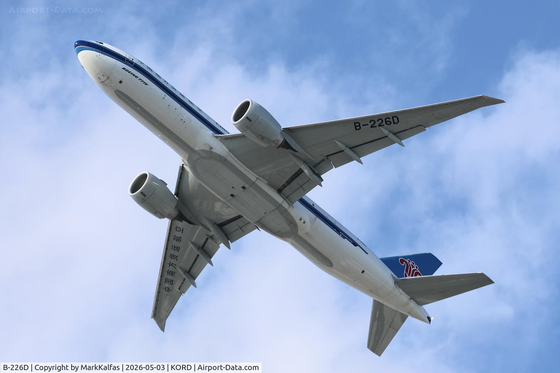 B-226D, 2025 Boeing 777F, c/n 67824 l/n 1782, B77L China Southern Airlines Cargo Boeing 777F B-226D departing 28R KORD