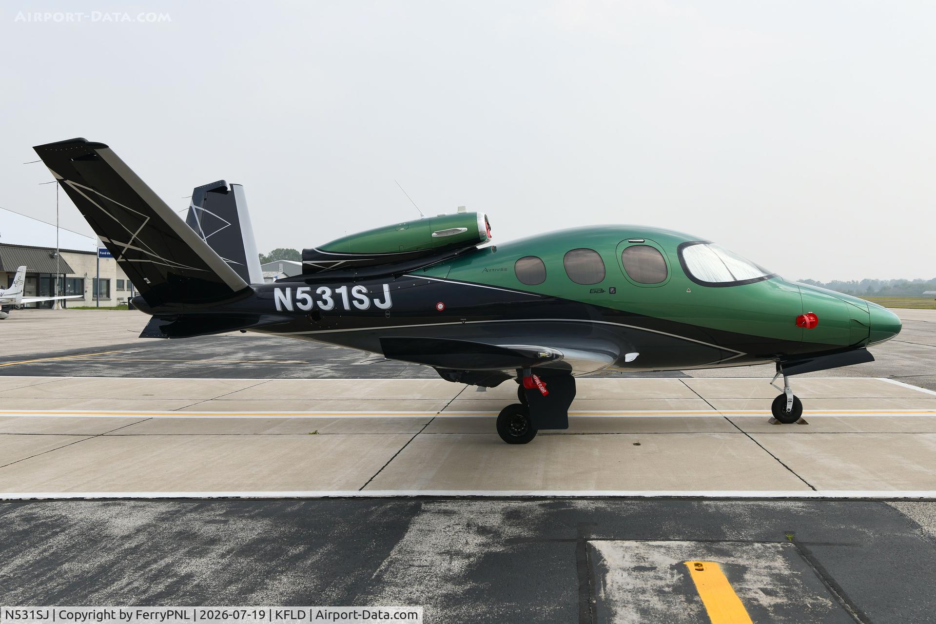 N531SJ, 2024 Cirrus Design Corp SF50 VisionJet, c/n 0579, SF50 on a full apron in FLD