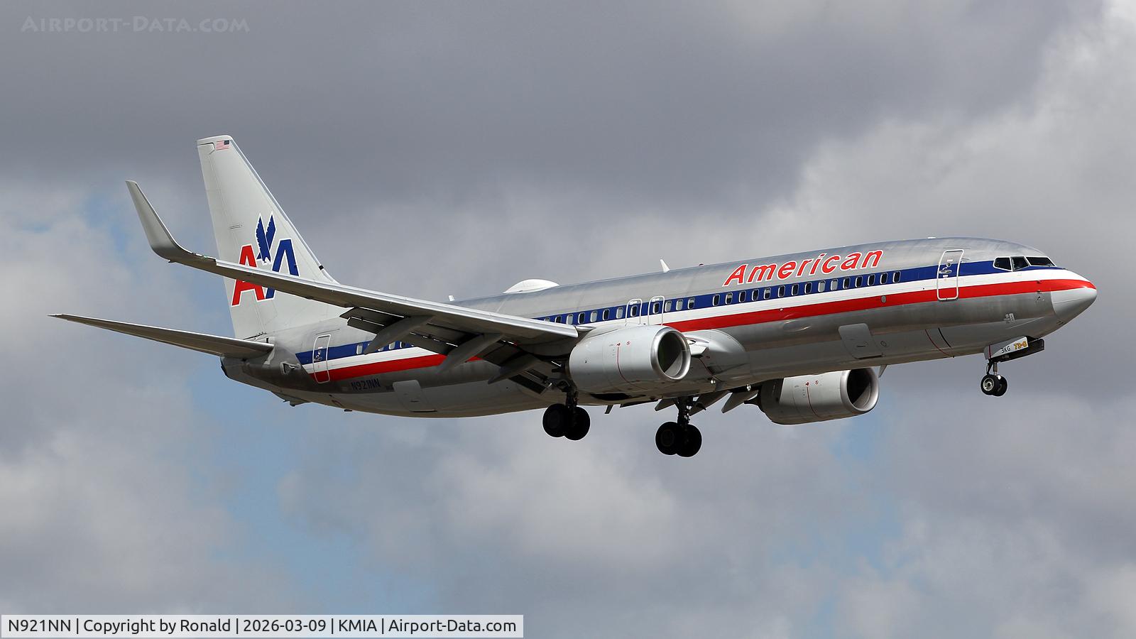 N921NN, 2013 Boeing 737-823, c/n 33229 l/n 4390, at mia