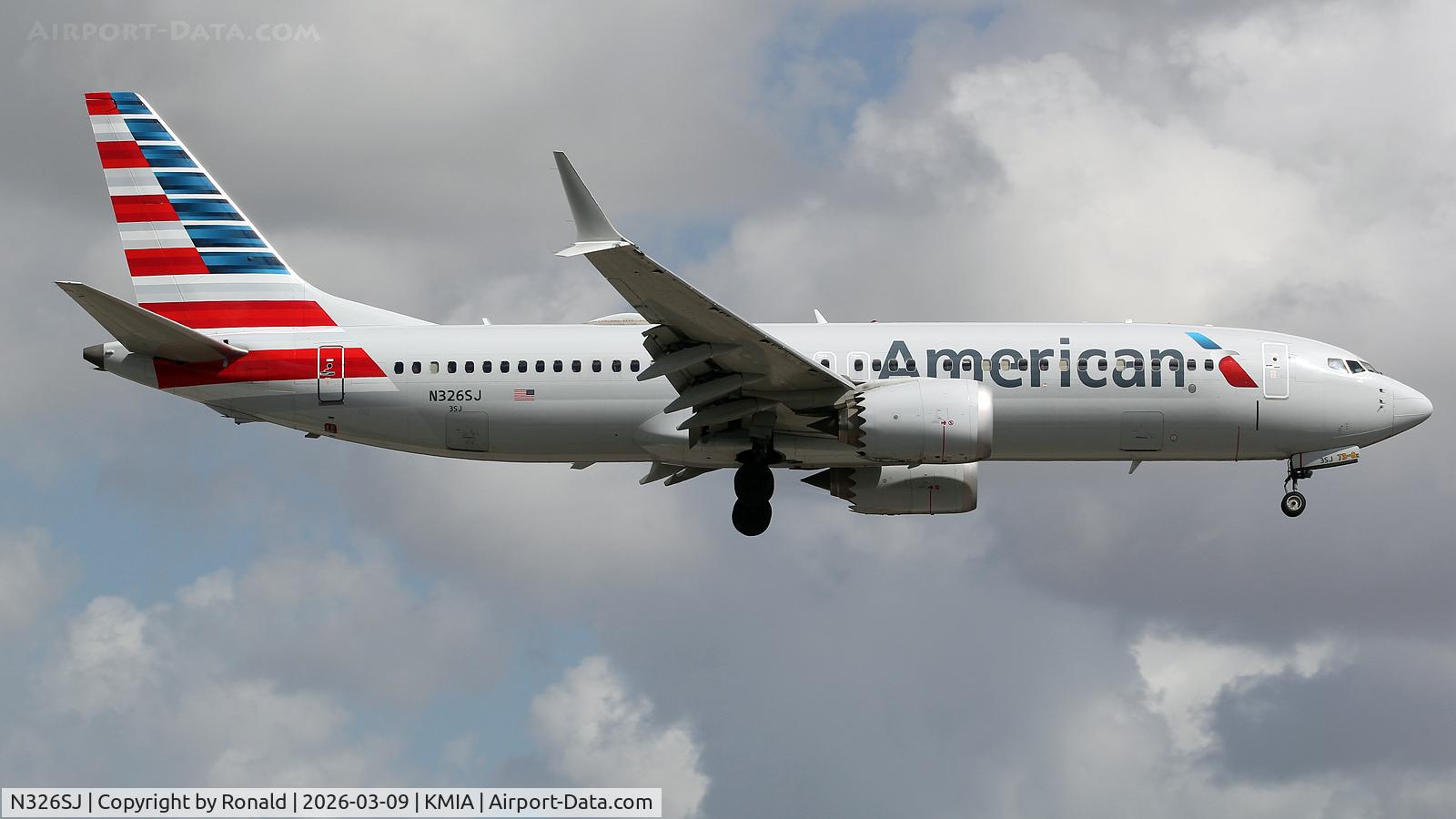N326SJ, 2019 Boeing 737-8 MAX, c/n 44475 l/n 7643, at mia