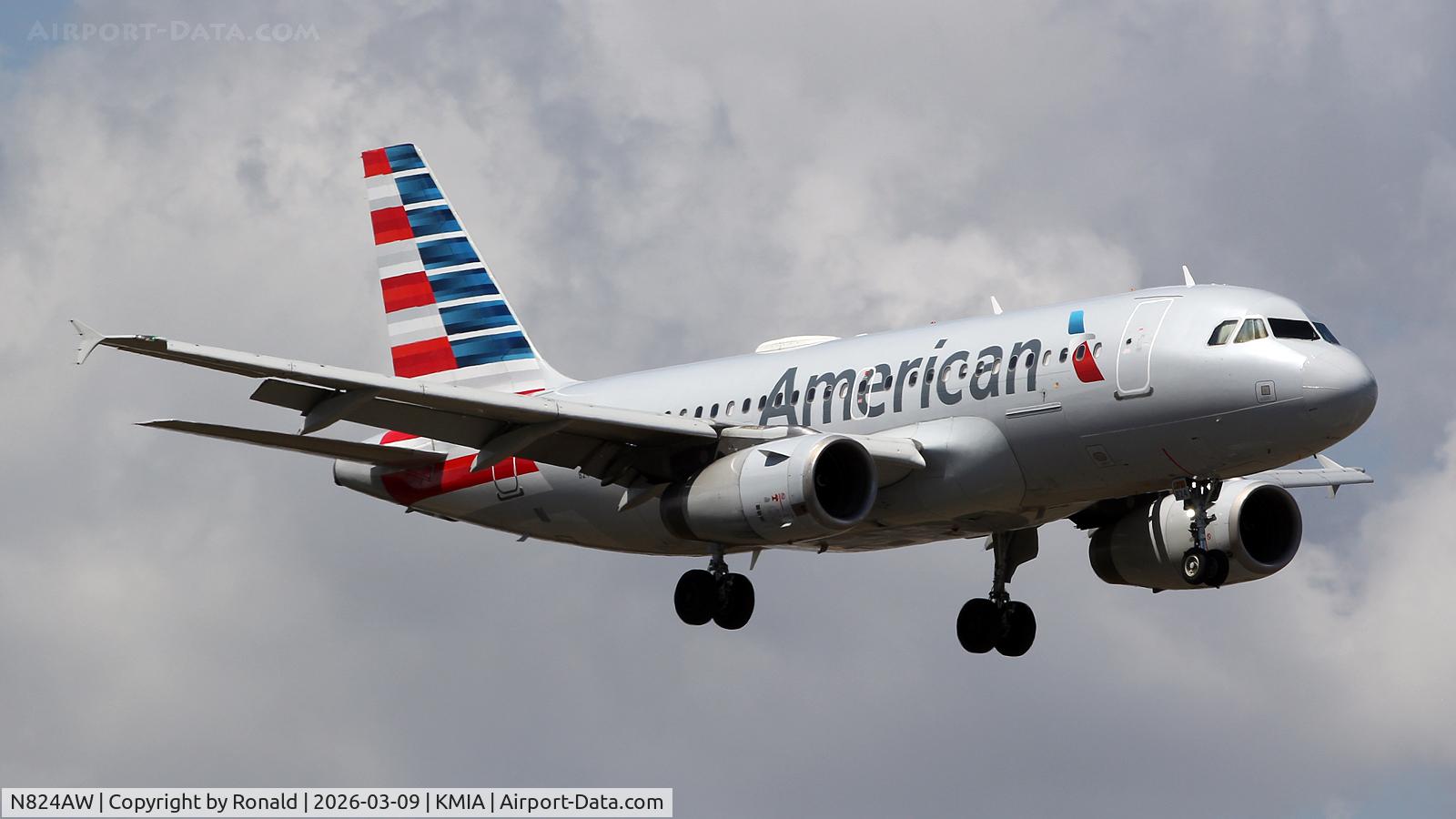 N824AW, 2001 Airbus A319-132, c/n 1490, at mia