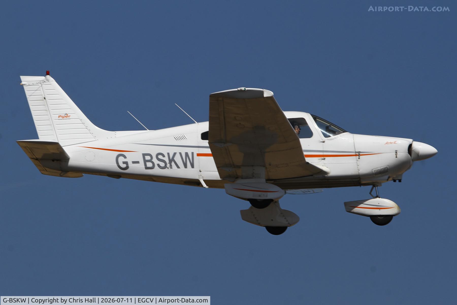 G-BSKW, 1989 Piper PA-28-181 Cherokee Archer II, c/n 2890138, Sleapkosh 26, day 2, 11/07/26