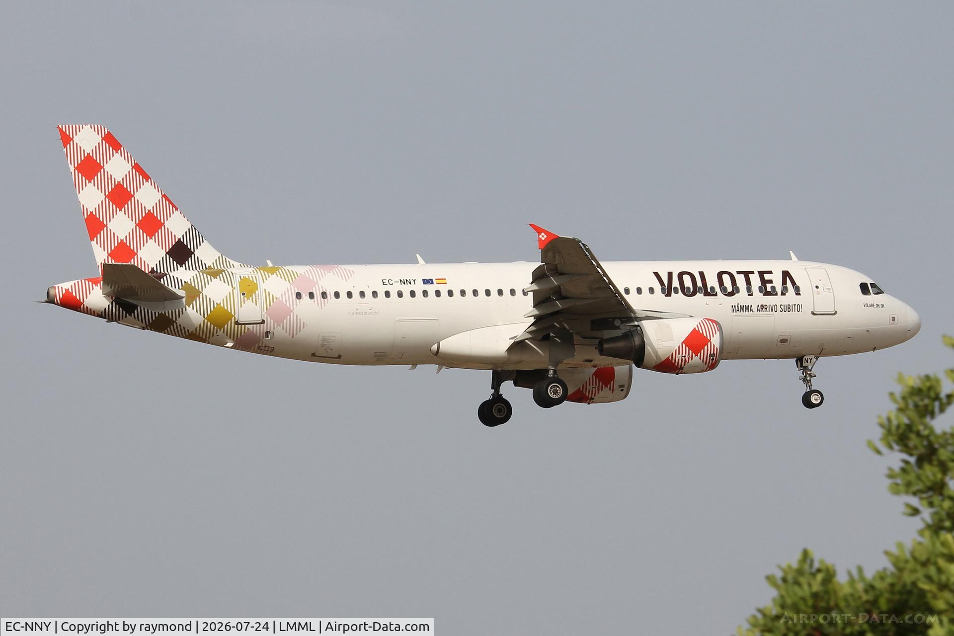 EC-NNY, 2009 Airbus A320-214, c/n 3786, Volotea Airbus A320-214 reg EC-NNY on final approach for RW31 landing in Malta from Bordeaux.