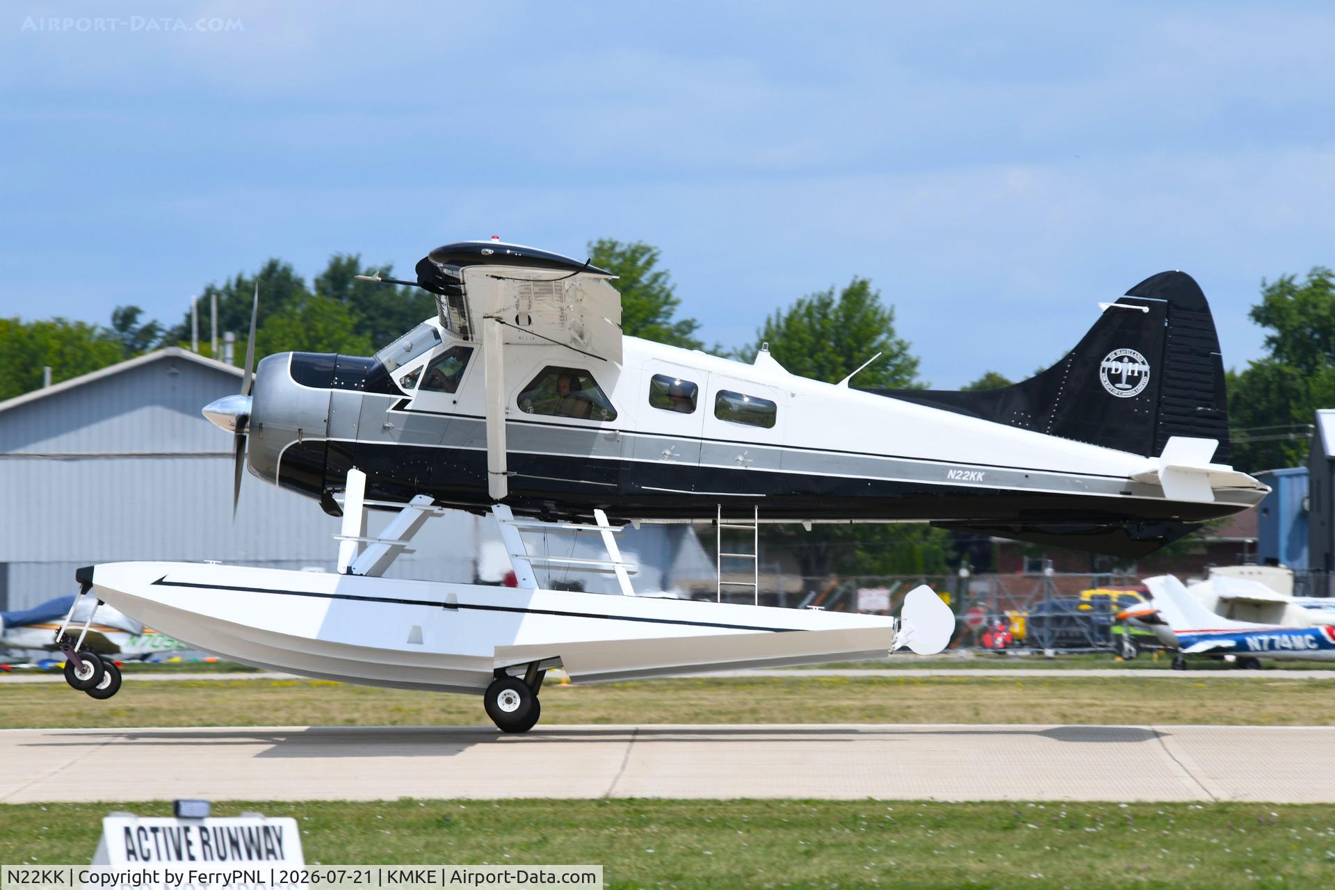 Aircraft N22KK, 1960 De Havilland Canada DHC-2 Beaver Mk.1, c/n 1600, KILO-KILO LLC DHC2 Otter taking-off, at KMKE, photo by FerryPNL