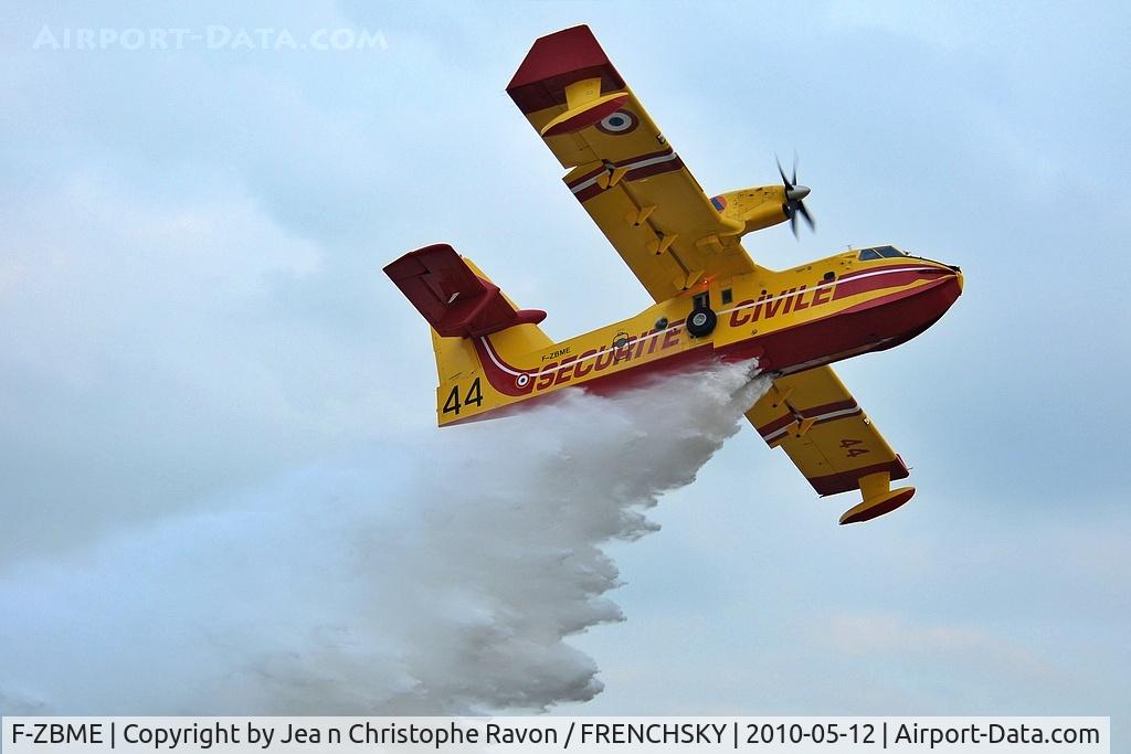 F-ZBME, 2001 Bombardier CL-415 (CL-215-6B11), c/n 2057, PELICAN 44