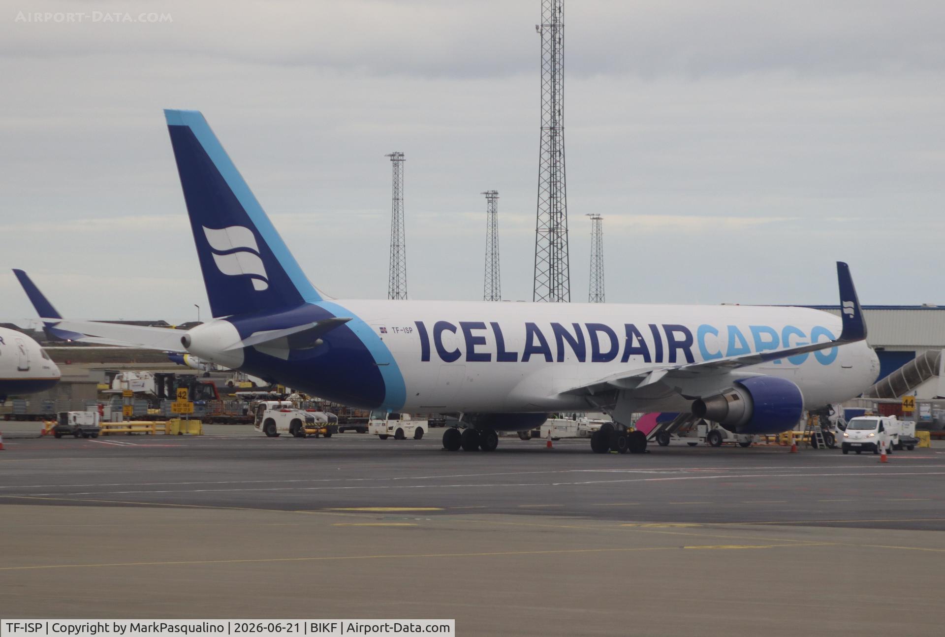 Aircraft TF-ISP, 1997 Boeing 767-319/ER, c/n 26971 l/n 663, Boeing 767-319/ER, at BIKF, photo by MarkPasqualino