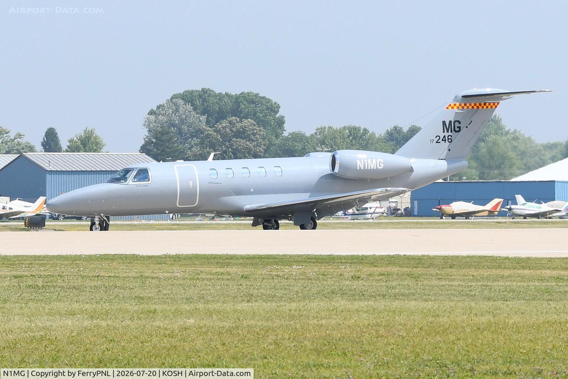 N1MG, 2017 Cessna 525C CitationJet CJ4 CitationJet CJ4, c/n 525C-0246, Hagedorn Aviation Ce525C in military look