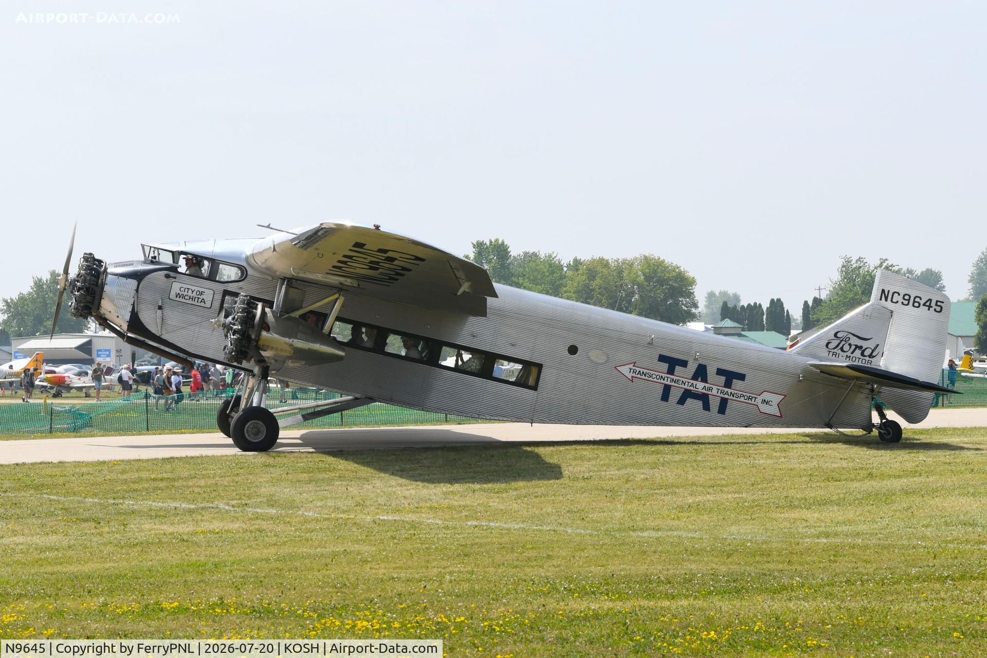 N9645, 1928 Ford 5-AT-B Tri-Motor, c/n 8, Liberty Aviation Museum Ford Tri-Motor doing its flyght-seeing duty