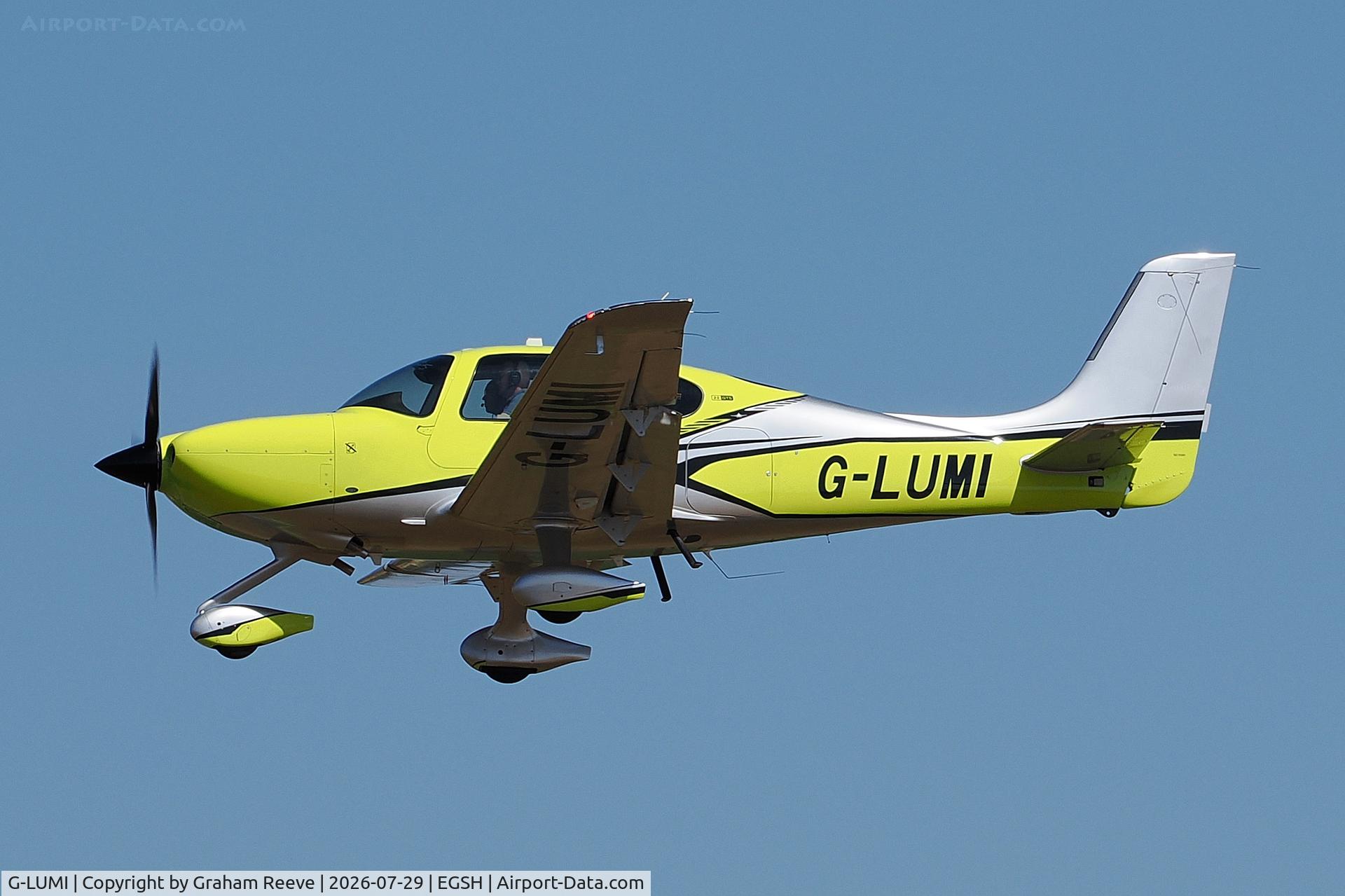 Aircraft G-LUMI, 2025 Cirrus SR 22, c/n 10485, Landing at Norwich., at EGSH, photo by Graham Reeve