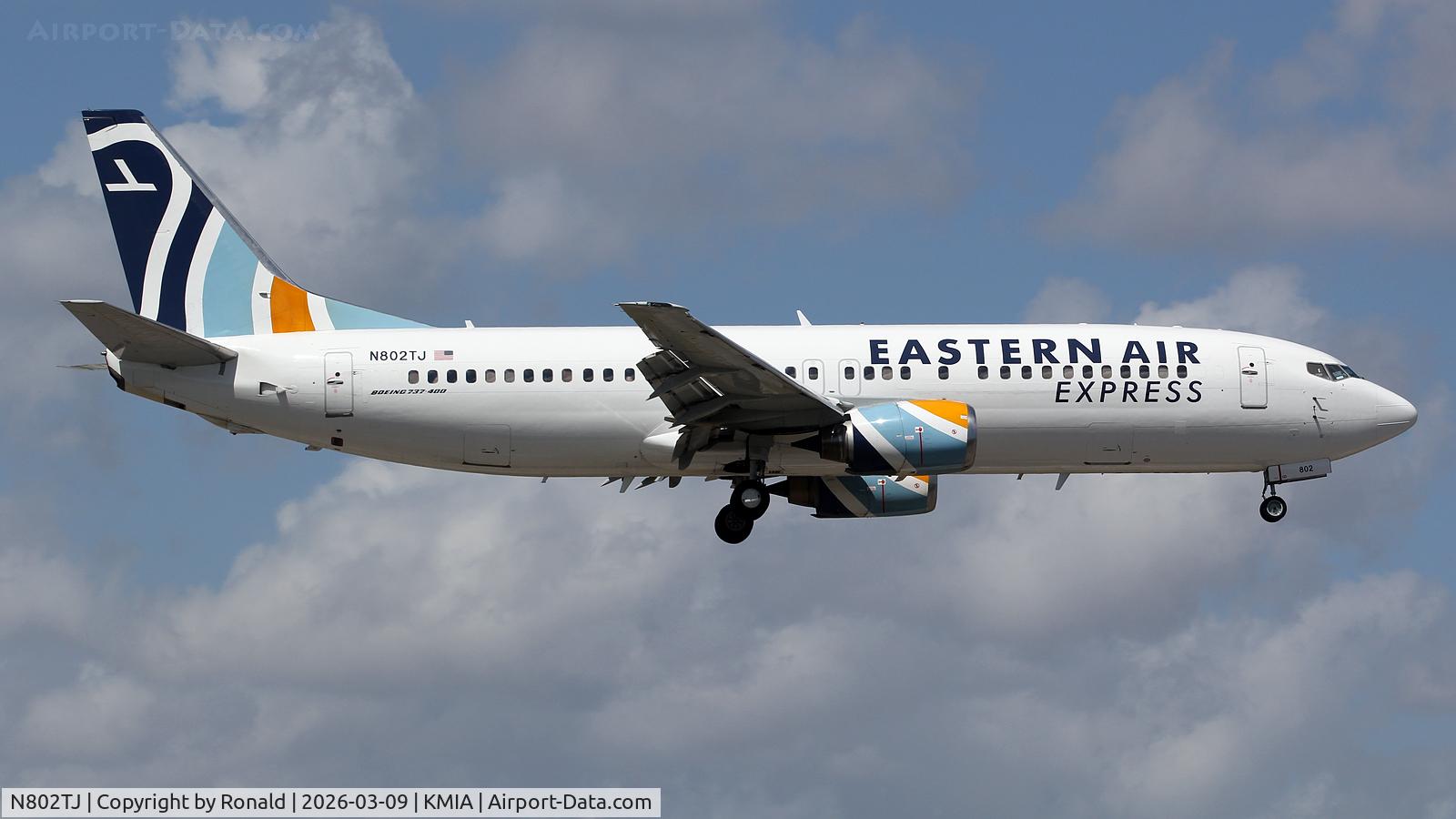 N802TJ, 1990 Boeing 737-4B7, c/n 24874 l/n 1936, at mia