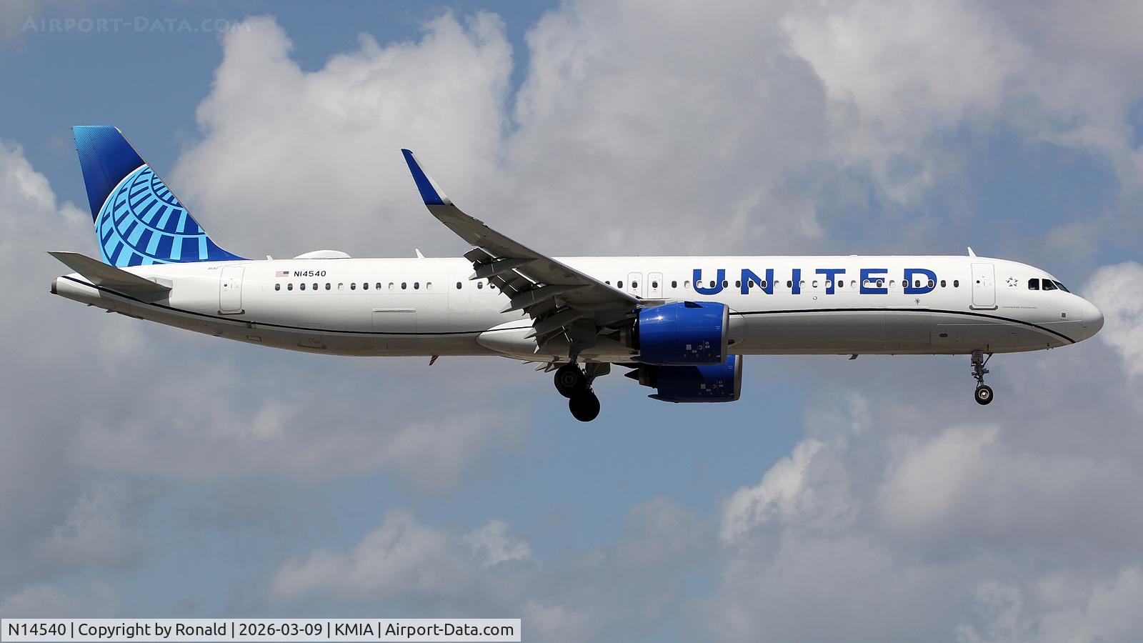 N14540, 2025 Airbus 321-271NX (NEO), c/n 12489, at mia