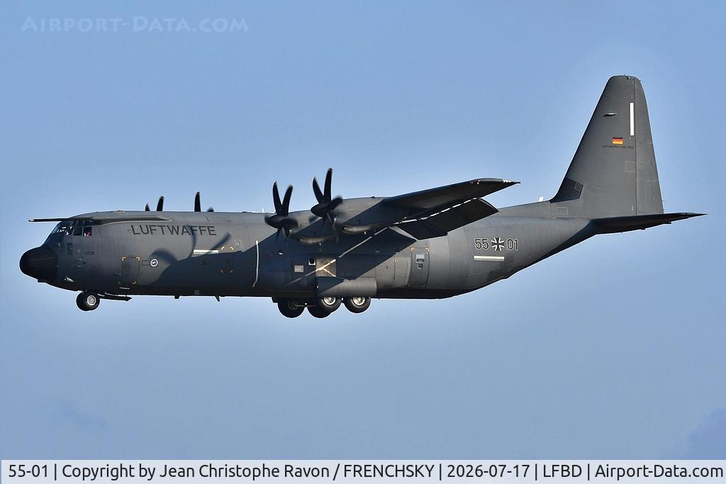 Aircraft 55-01, Lockheed Martin C-130J-30 Hercules, c/n 382-5930, GAF319, at LFBD, photo by Jean Christophe Ravon / FRENCHSKY