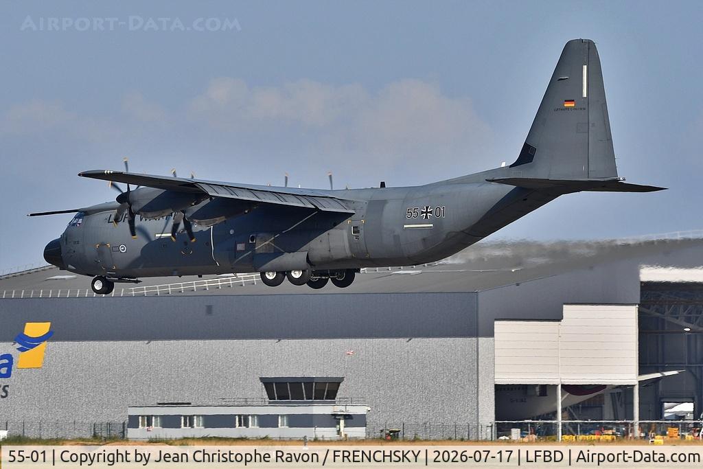 Aircraft 55-01, Lockheed Martin C-130J-30 Hercules, c/n 382-5930, GAF319, at LFBD, photo by Jean Christophe Ravon / FRENCHSKY